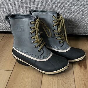 Sorel Gray and Black Women's Boots
